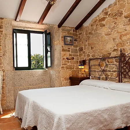 Rustico A Torre De Hotel Laxe
